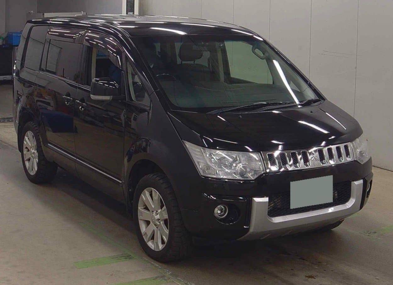 Mitsubishi DELICA-D5