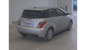 Toyota IST 2002