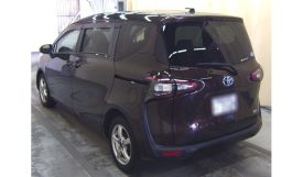 Toyota Sienta 2016