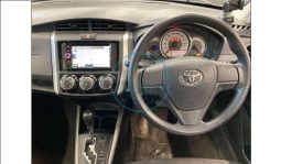 
										Toyota Corolla Fielder 2015 full									