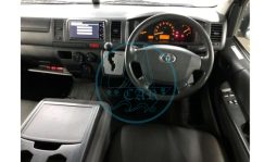 
										Toyota REGIUS VAN 2017 full									