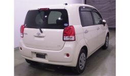 
										Toyota Porte 2017 full									