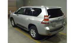 
										Toyota Land Cruiser Prado 2017 full									