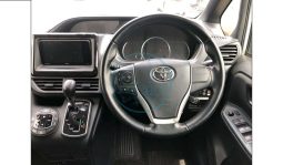 
										Toyota Voxy 2017 full									