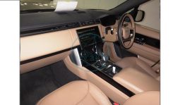 
										Land Rover Range Rover Vogue 2017 full									