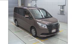 Toyota noah 2017