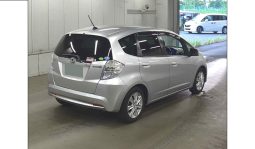 
										Honda Fit 2017 full									