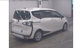 Toyota Sienta 2017