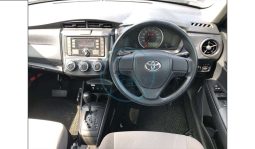 
										Toyota Corolla Axio 2017 full									