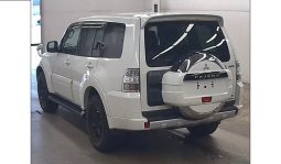 
										Mitsubhishi pajero 2011 full									