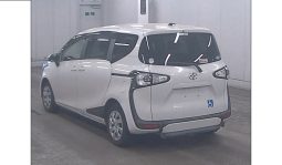 
										Toyota Sienta 2017 full									