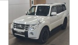 
										Mitsubhishi pajero 2011 full									