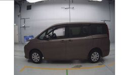 
										Toyota noah 2017 full									