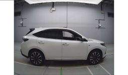 Toyota harrier 2017