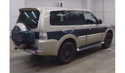 
										Mitsubhishi pajero 2011 full									