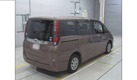 Toyota noah 2017