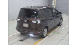 Toyota Sienta 2017