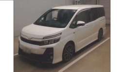 
										Toyota Voxy 2017 full									