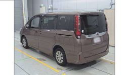 
										Toyota noah 2017 full									