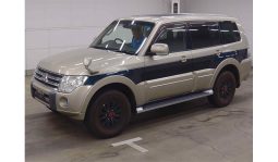 
										Mitsubhishi pajero 2011 full									