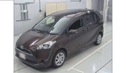 
										Toyota Sienta 2017 full									